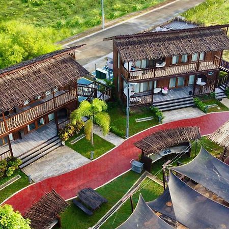 Crusoe Cabins Costa Azalea Samal Exterior photo