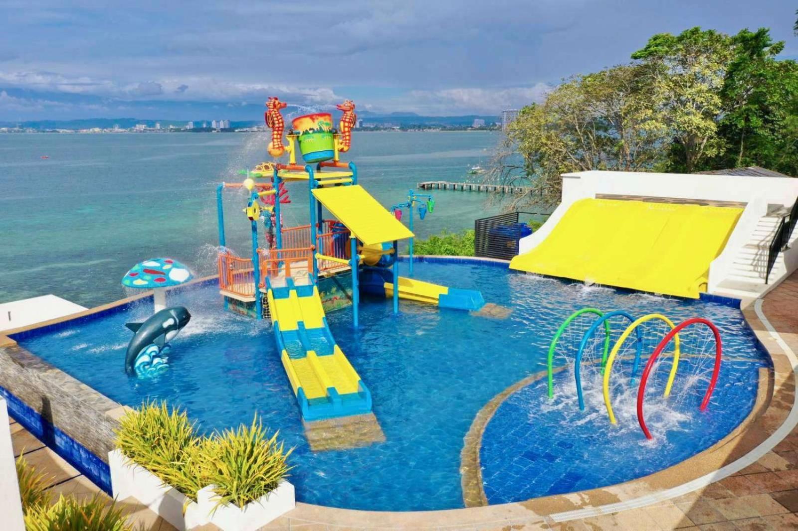 Crusoe Cabins Costa Azalea Samal Exterior photo